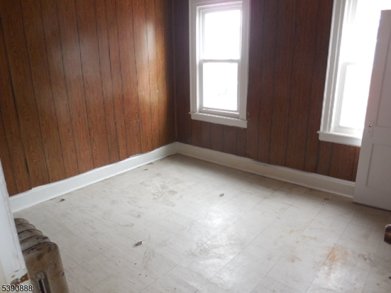 property viewer photo 19