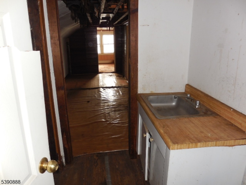 property viewer photo 25