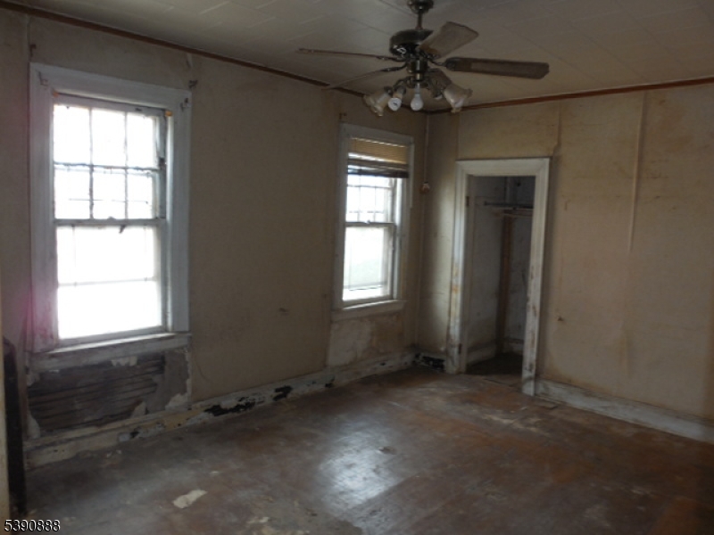 property viewer photo 6