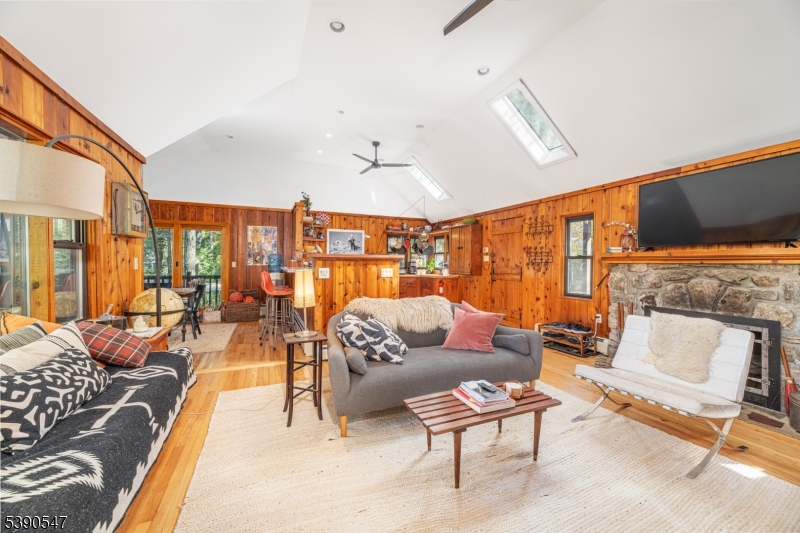 property viewer photo 7