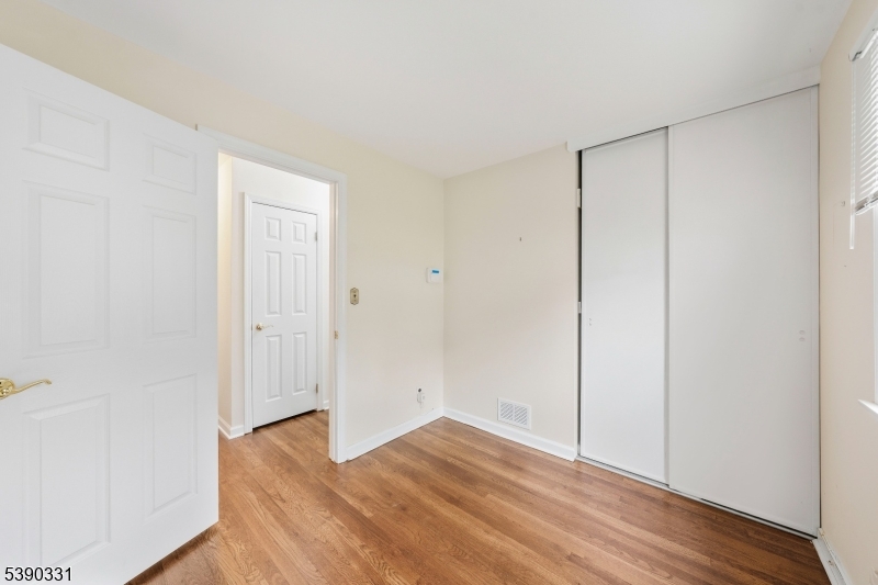 property viewer photo 19