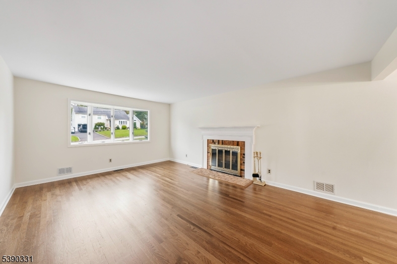 property viewer photo 2