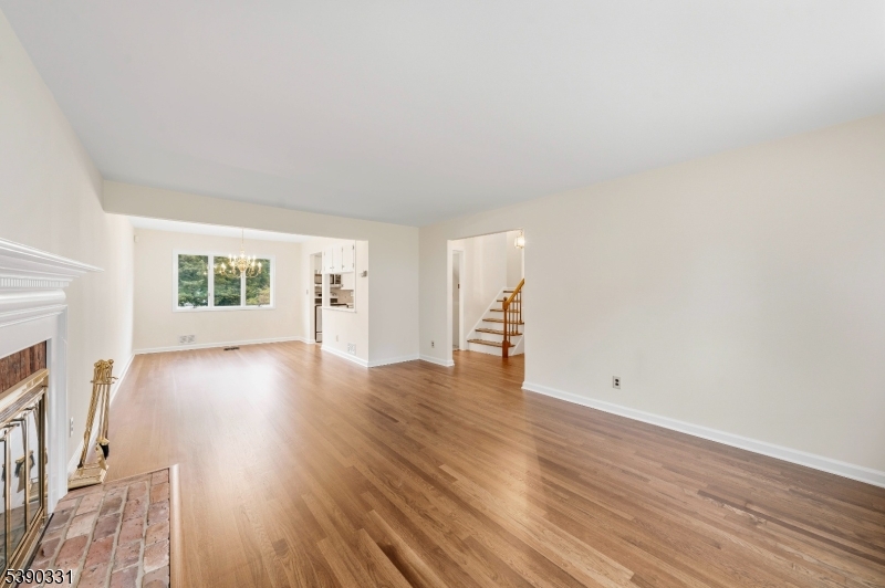 property viewer photo 3