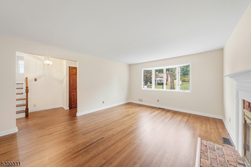 property viewer photo 4