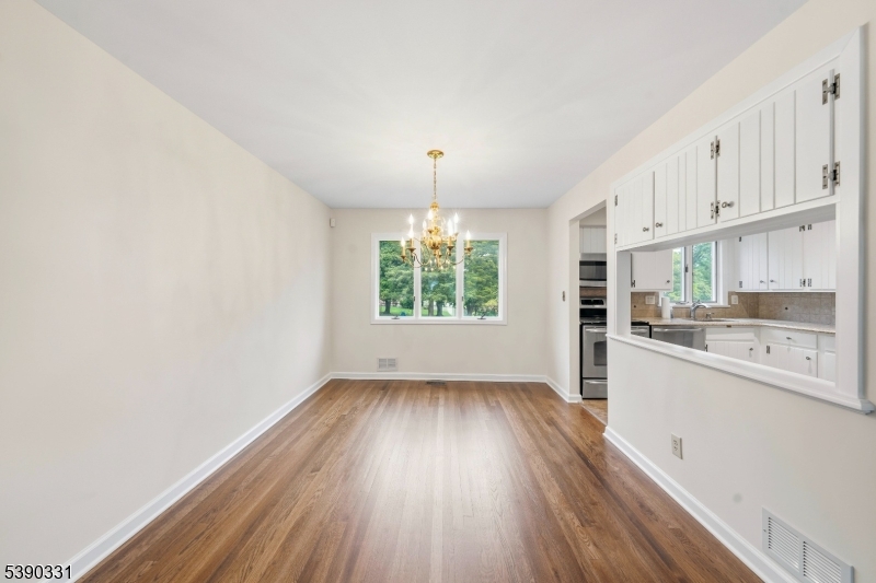 property viewer photo 6