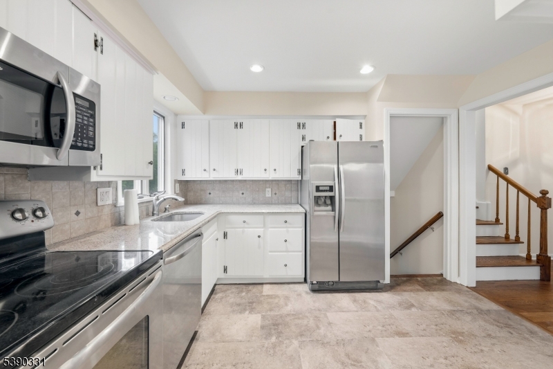 property viewer photo 7