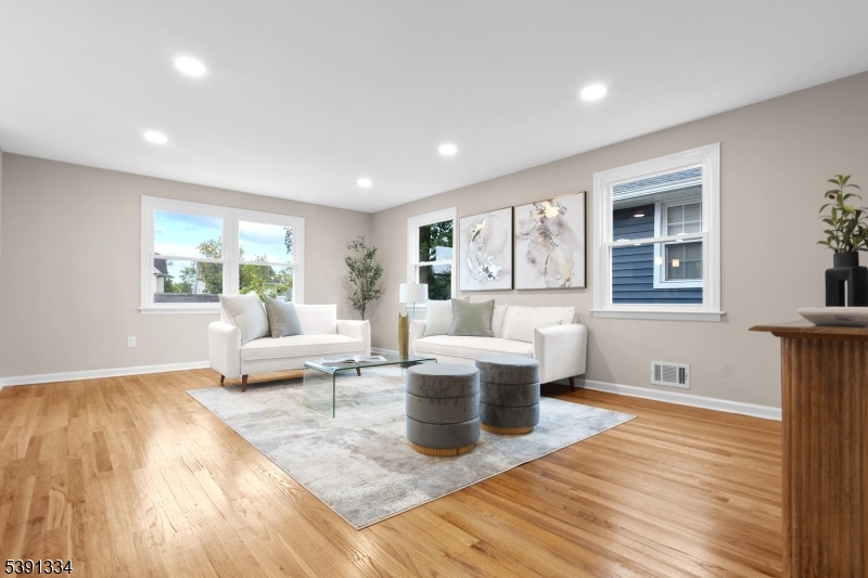 property viewer photo 2
