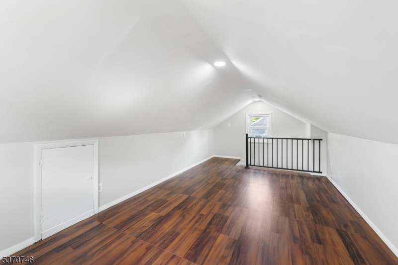 property viewer photo 19