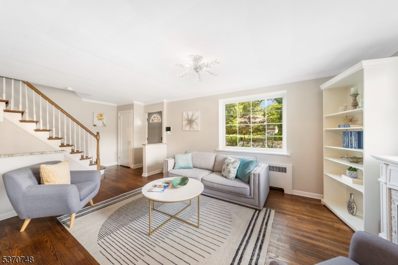 property viewer photo 2