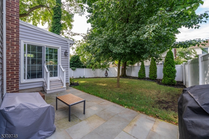 property viewer photo 23