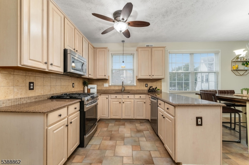 property viewer photo 10