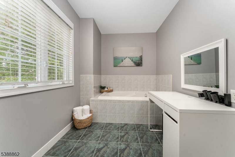 property viewer photo 20