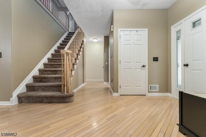 property viewer photo 3