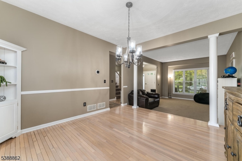 property viewer photo 7