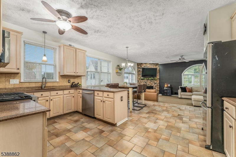 property viewer photo 9