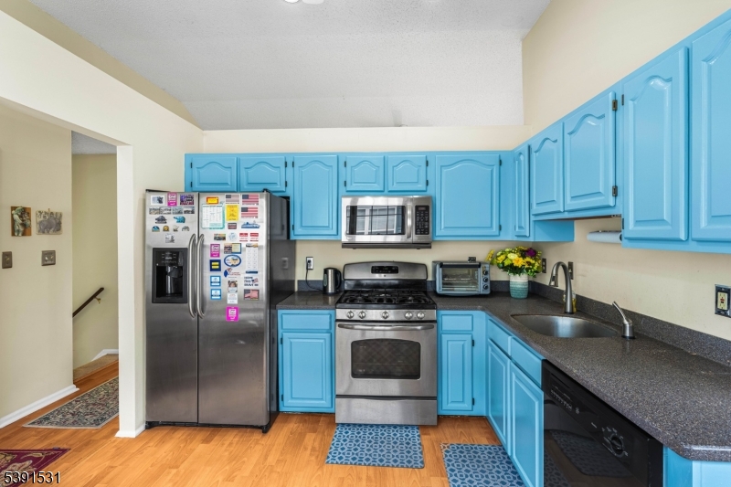 property viewer photo 10