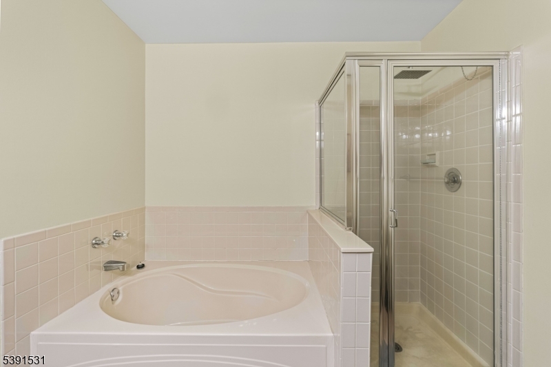 property viewer photo 18