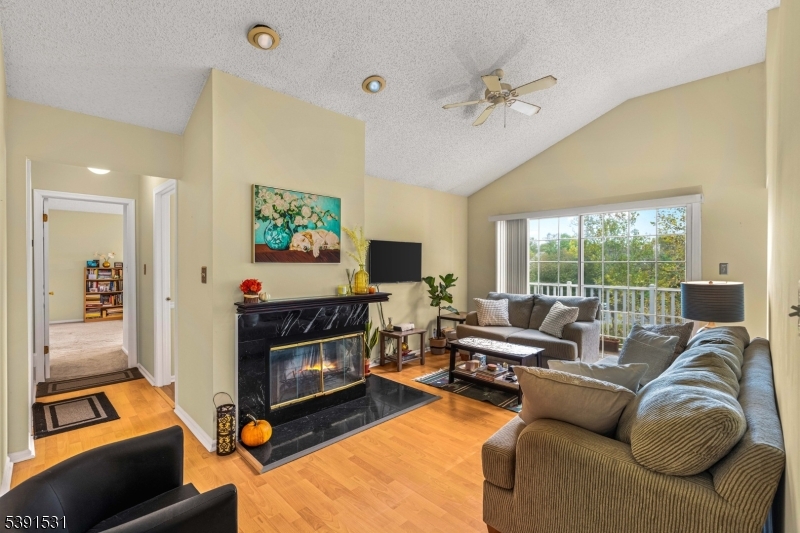 property viewer photo 4