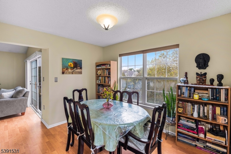 property viewer photo 9