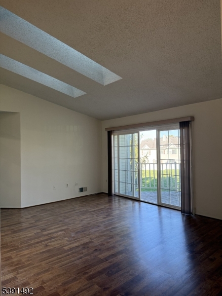 property viewer photo 4