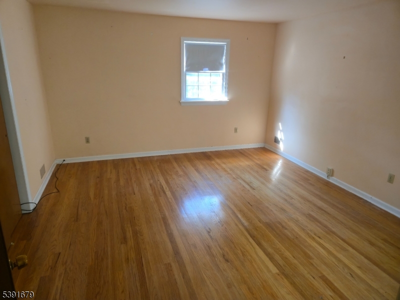 property viewer photo 11