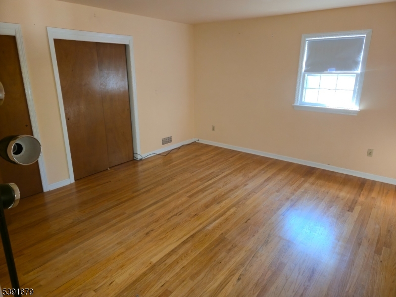 property viewer photo 12