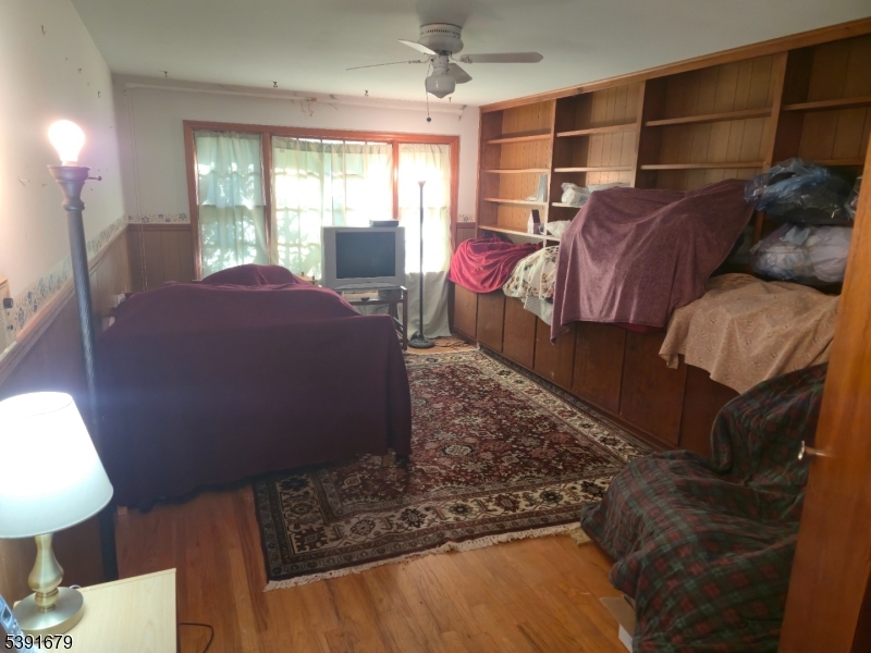 property viewer photo 7