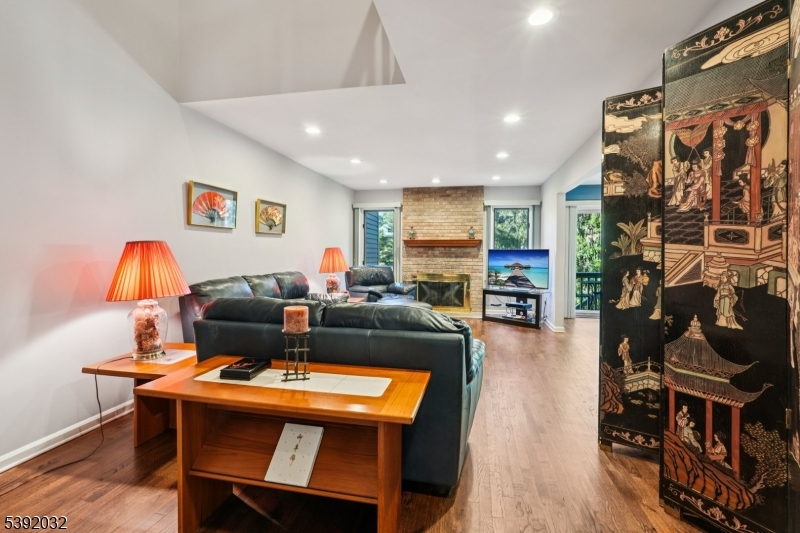 property viewer photo 2