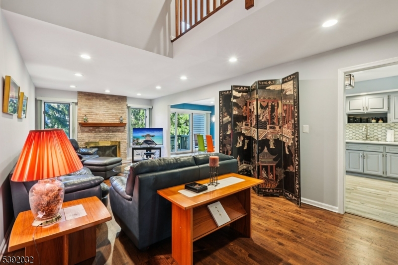 property viewer photo 3