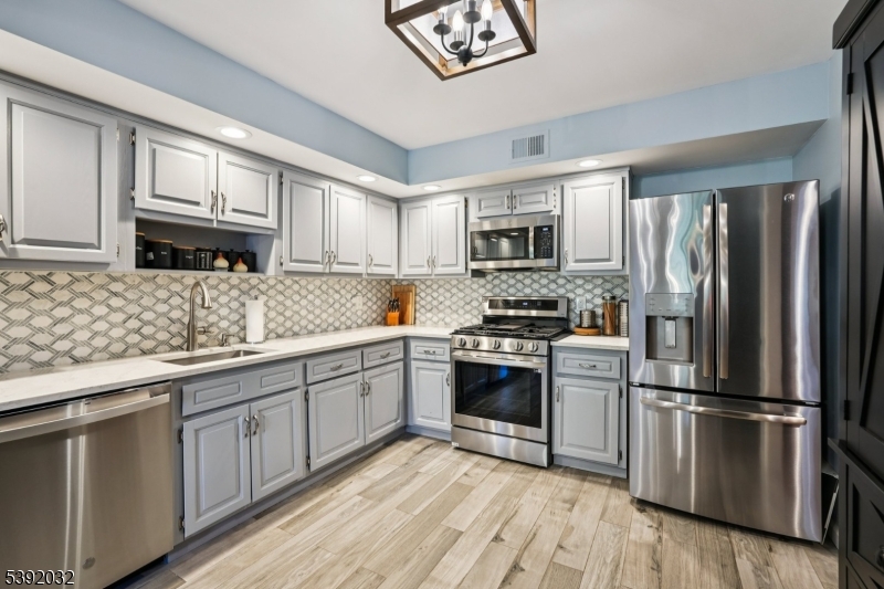 property viewer photo 6