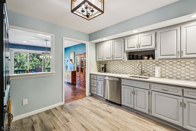 property viewer photo 7