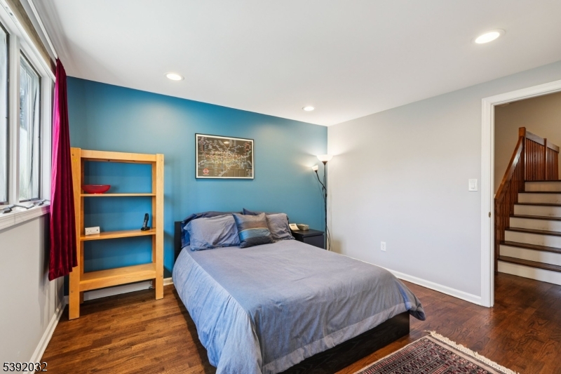 property viewer photo 9