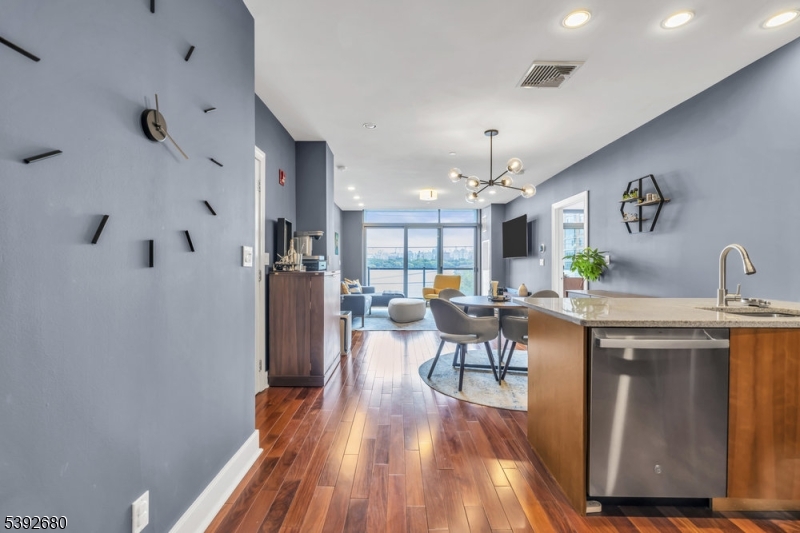 property viewer photo 1