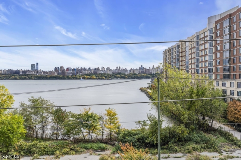 property viewer photo 14