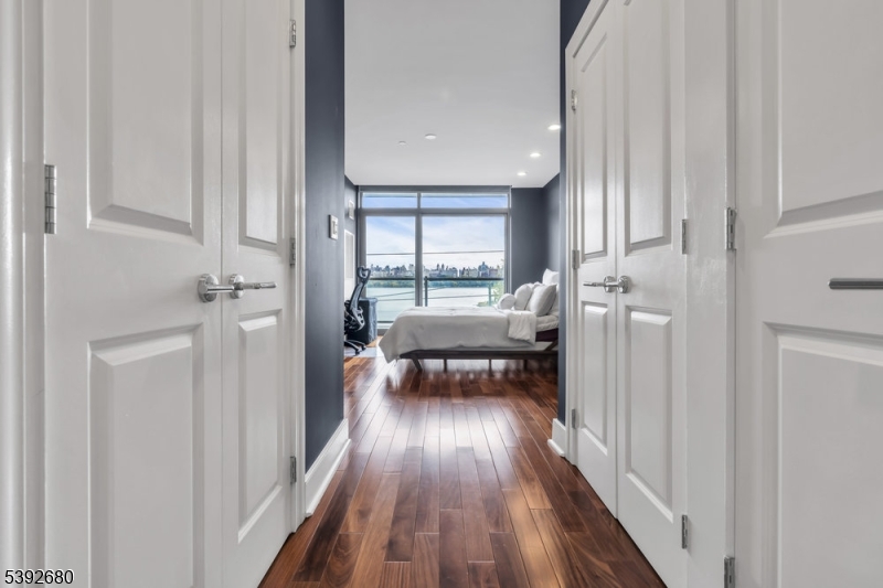property viewer photo 18