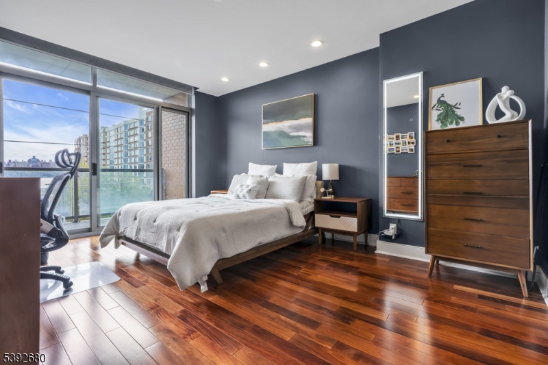 property viewer photo 20