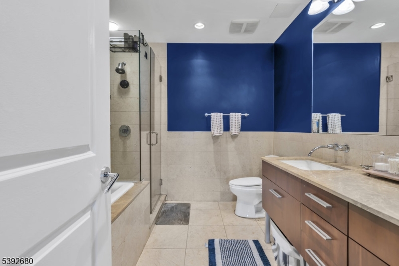 property viewer photo 23