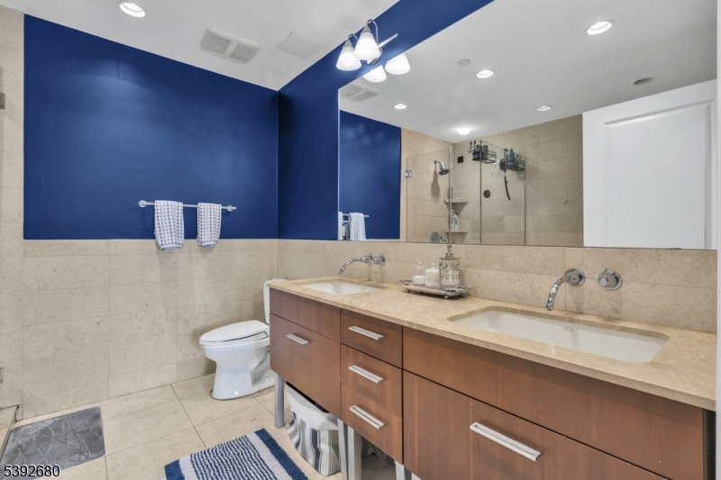 property viewer photo 24