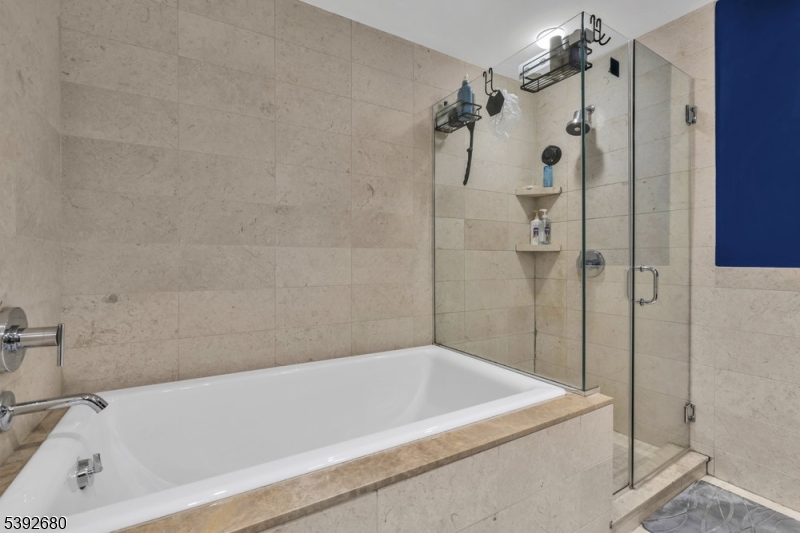 property viewer photo 25