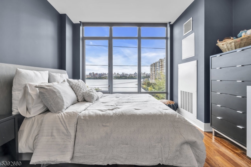 property viewer photo 26