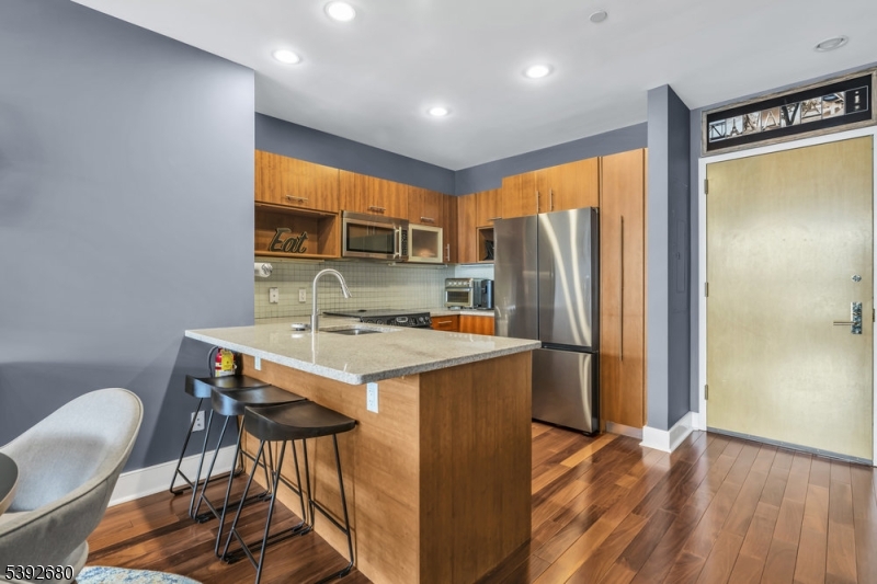 property viewer photo 3