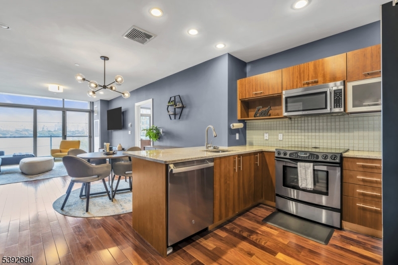 property viewer photo 4