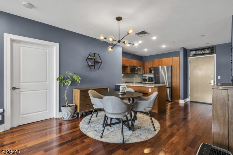property viewer photo 5