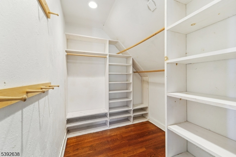 property viewer photo 17