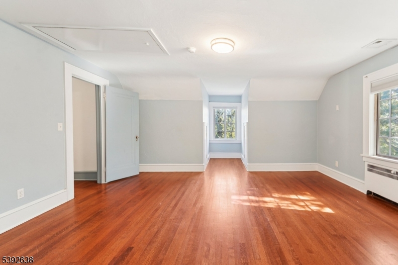property viewer photo 18