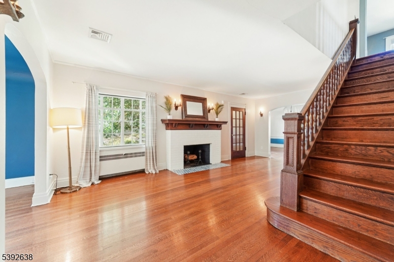 property viewer photo 3