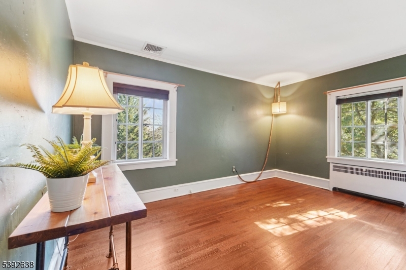 property viewer photo 9
