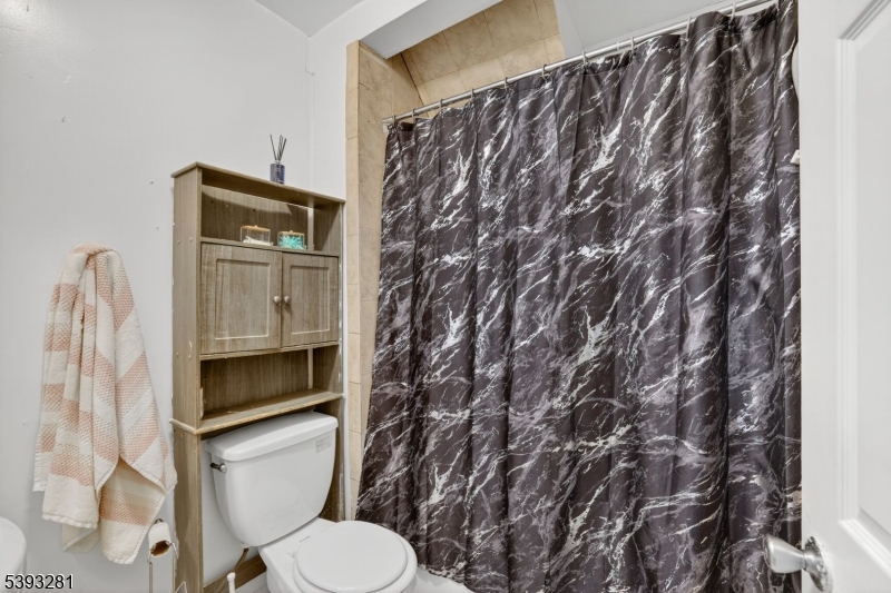property viewer photo 10