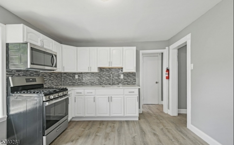 property viewer photo 16
