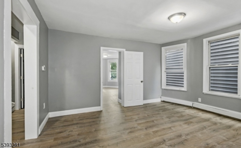 property viewer photo 18